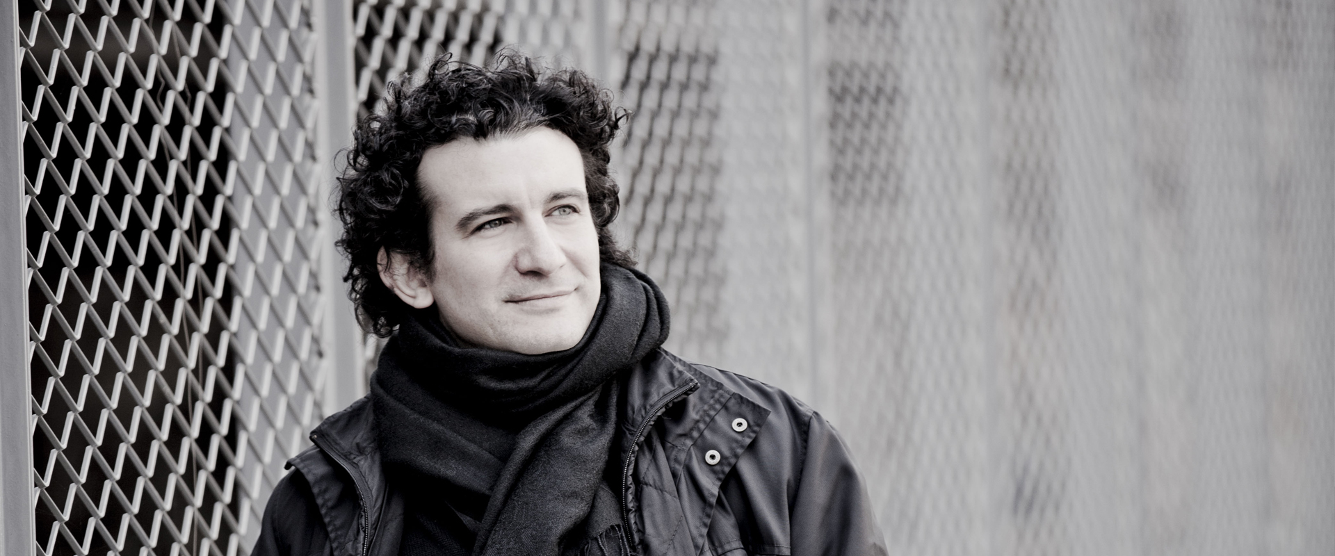 Alain Altinoglu conducting